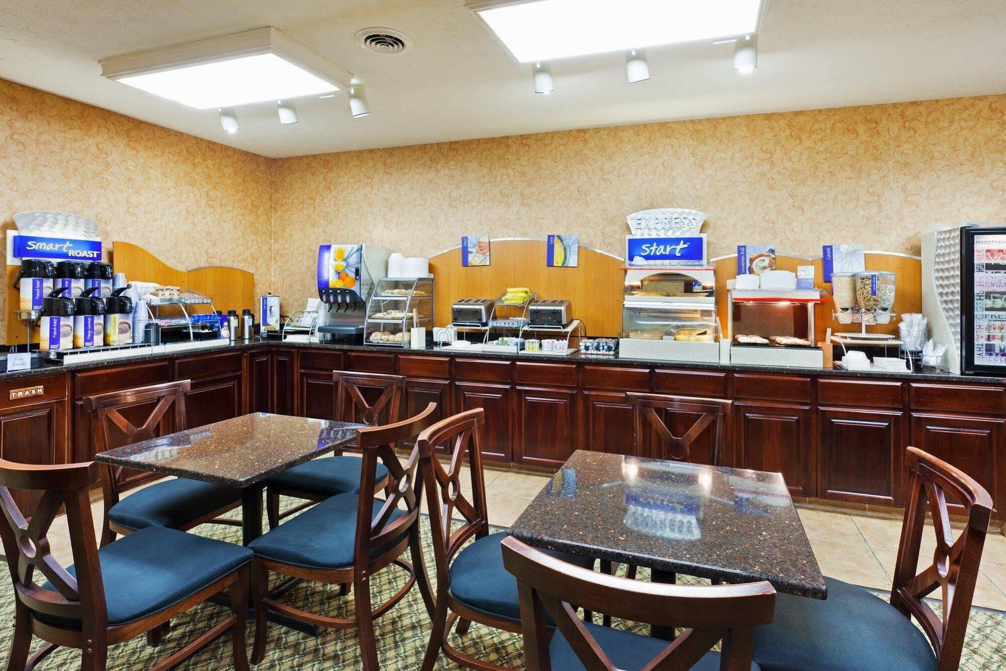 Holiday Inn Express Dandridge, An Ihg Hotel Екстериор снимка