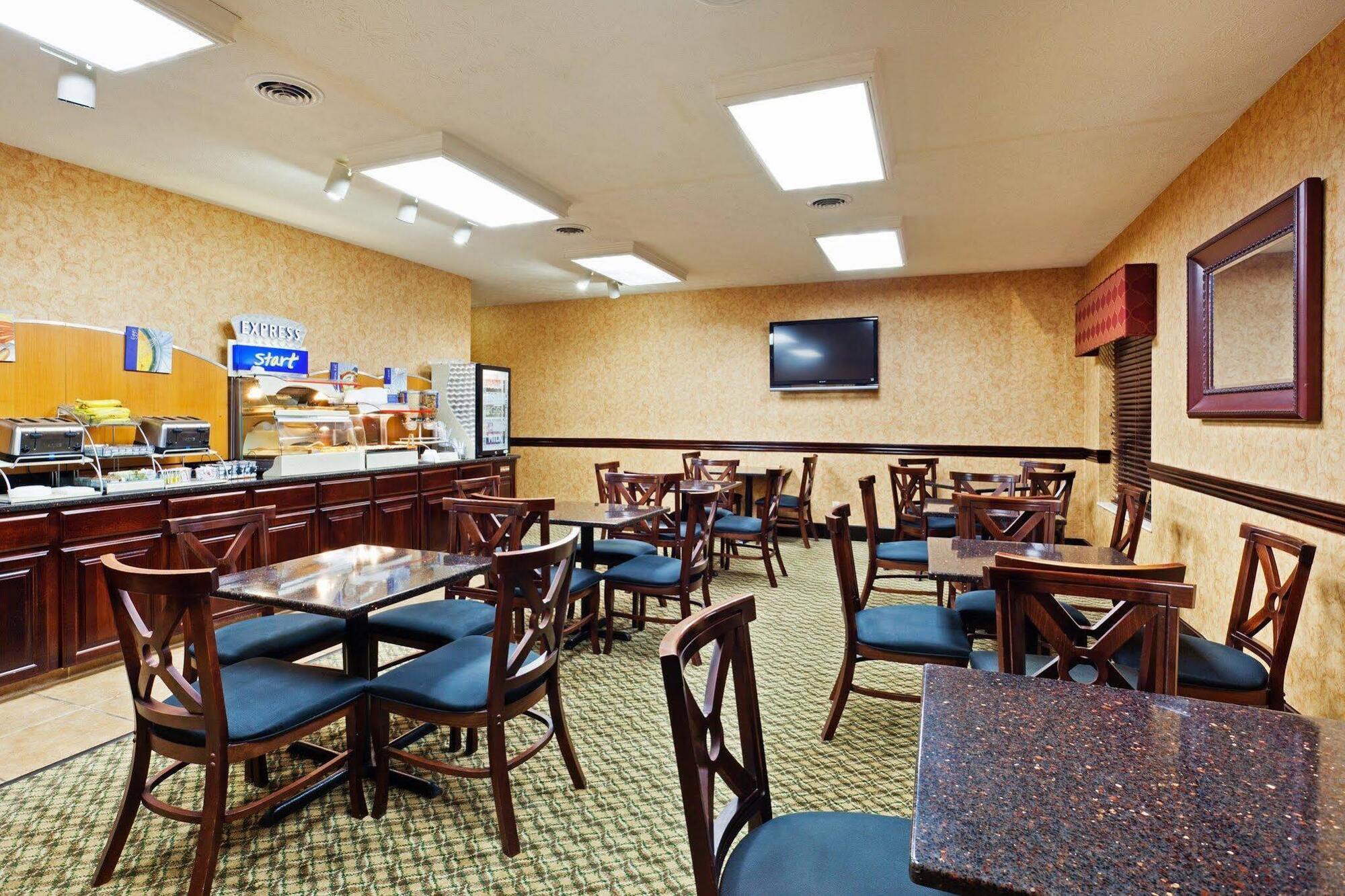 Holiday Inn Express Dandridge, An Ihg Hotel Екстериор снимка